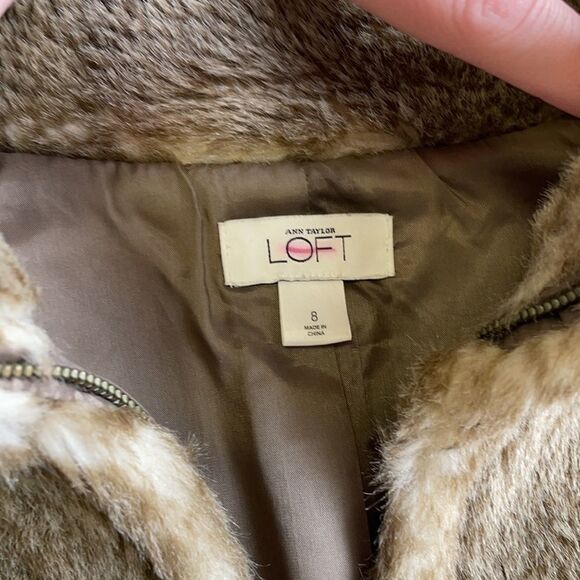 Ann Taylor Loft Faux Fur Fest - Size 8 - Picture 2 of 5